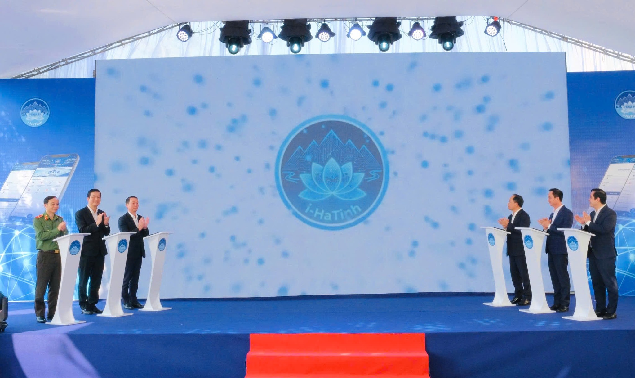 Hà Tĩnh công bố triển khai ứng dụng công dân số i-HaTinh tích hợp nền tảng phản ánh hiện trường.